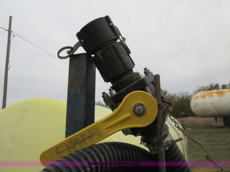 image for item H9407 1,025 gallon nurse trailer