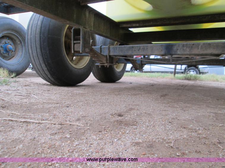 image for item H9407 1,025 gallon nurse trailer