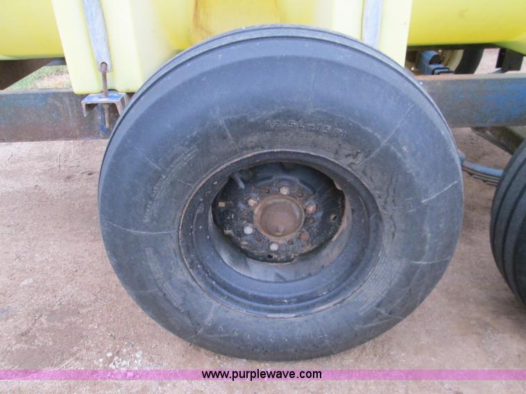 image for item H9407 1,025 gallon nurse trailer