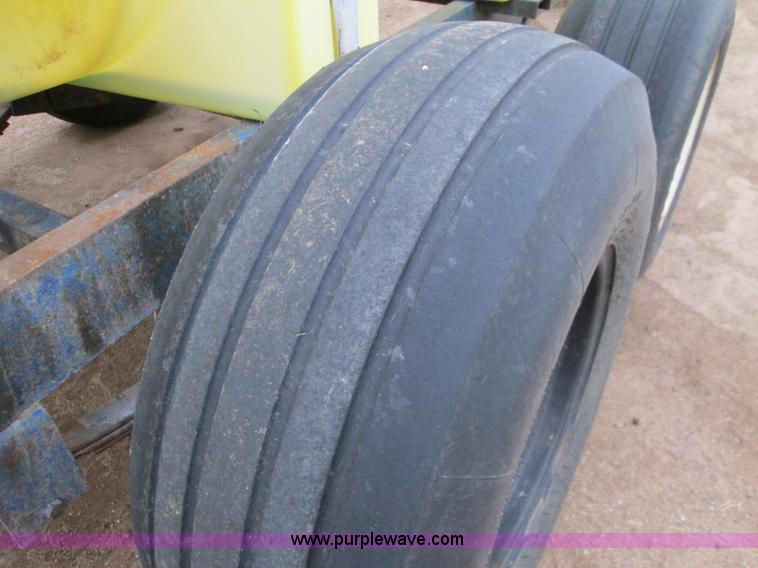 image for item H9407 1,025 gallon nurse trailer