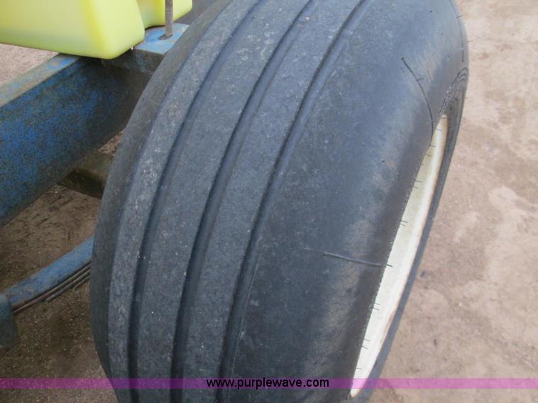 image for item H9407 1,025 gallon nurse trailer