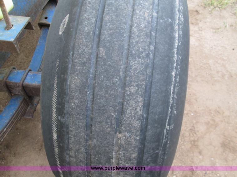 image for item H9407 1,025 gallon nurse trailer