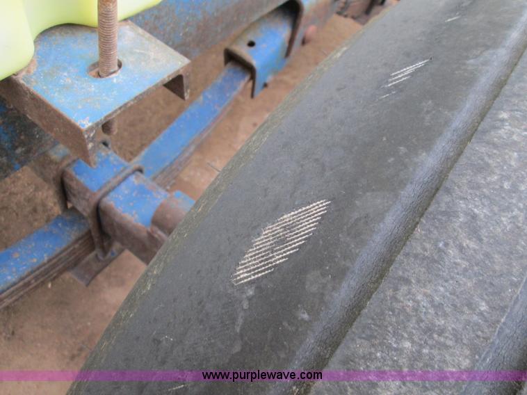 image for item H9407 1,025 gallon nurse trailer