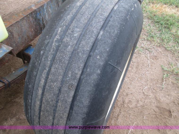 image for item H9407 1,025 gallon nurse trailer