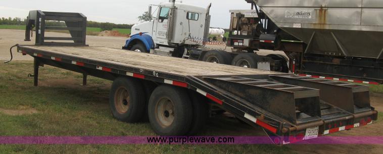 image for item H9408 1999 L&L gooseneck trailer