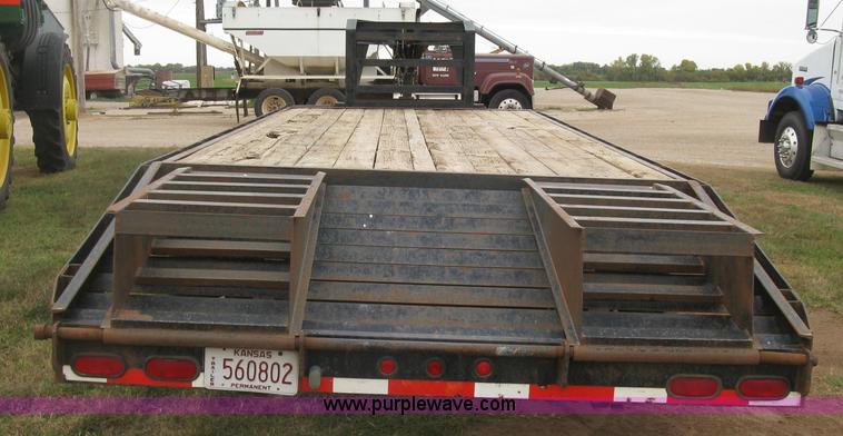 image for item H9408 1999 L&L gooseneck trailer