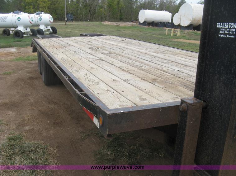 image for item H9408 1999 L&L gooseneck trailer
