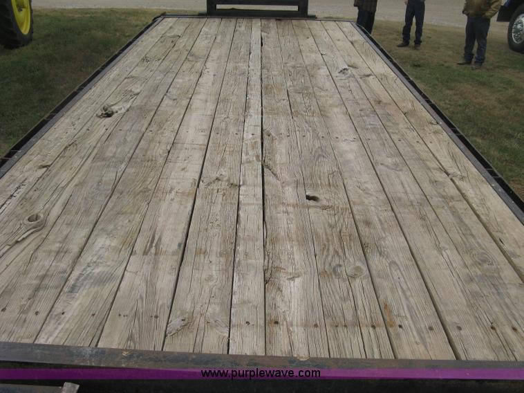 image for item H9408 1999 L&L gooseneck trailer