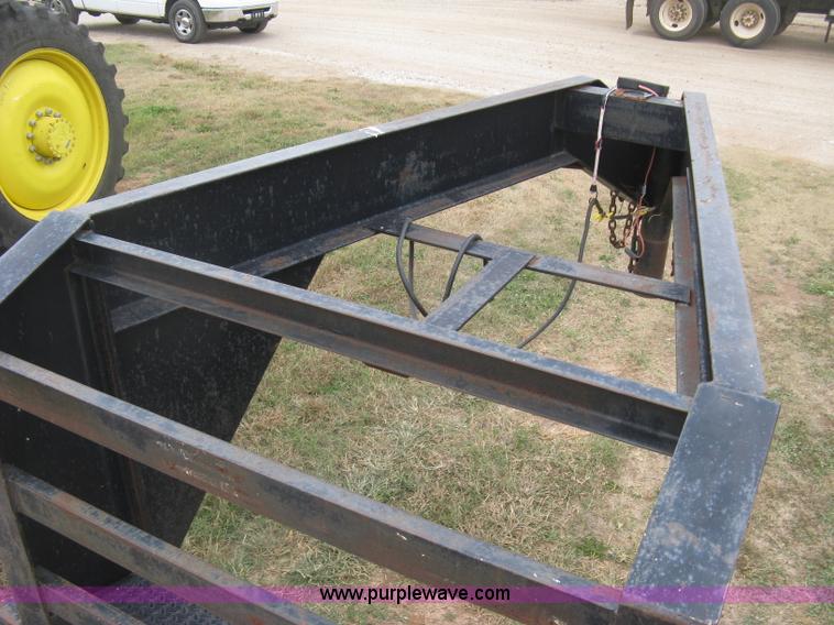 image for item H9408 1999 L&L gooseneck trailer
