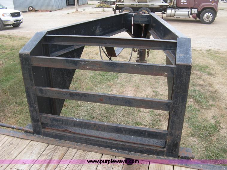 image for item H9408 1999 L&L gooseneck trailer