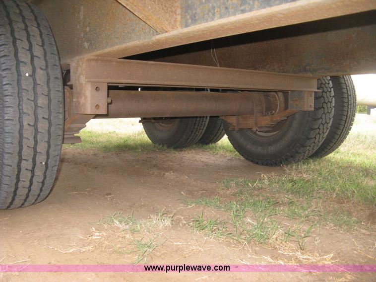 image for item H9408 1999 L&L gooseneck trailer