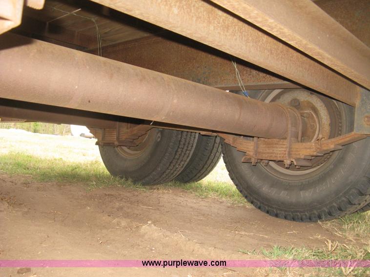 image for item H9408 1999 L&L gooseneck trailer