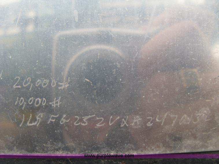 image for item H9408 1999 L&L gooseneck trailer