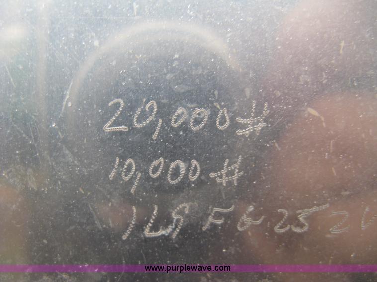 image for item H9408 1999 L&L gooseneck trailer