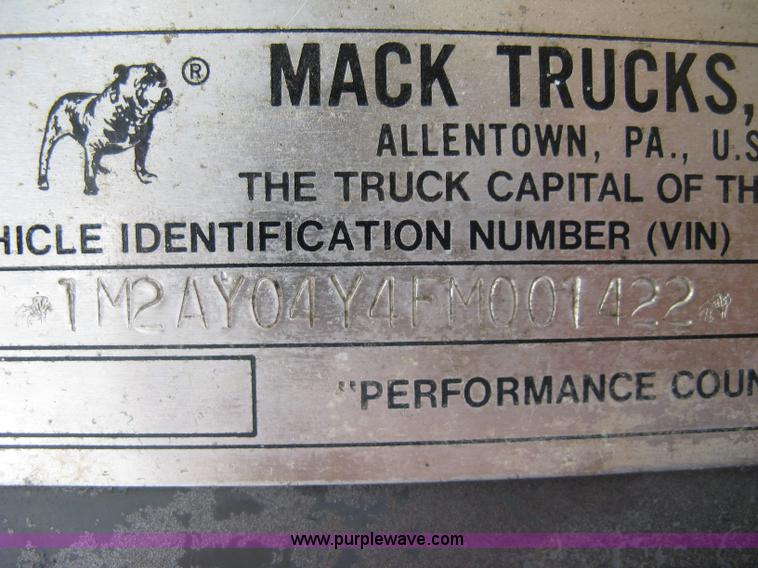 image for item H9410 1985 Mack RW600 Superliner tender truck