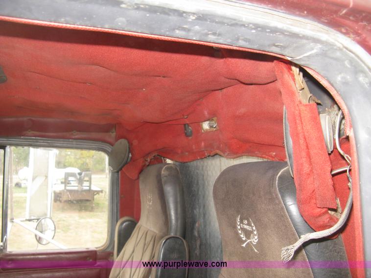 image for item H9410 1985 Mack RW600 Superliner tender truck