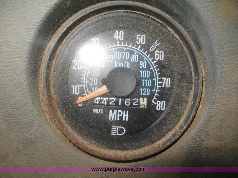 image for item H9410 1985 Mack RW600 Superliner tender truck