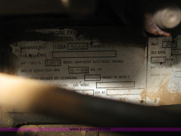 image for item H9410 1985 Mack RW600 Superliner tender truck