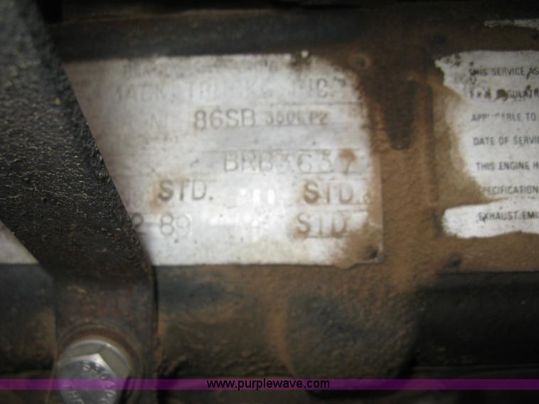 image for item H9410 1985 Mack RW600 Superliner tender truck