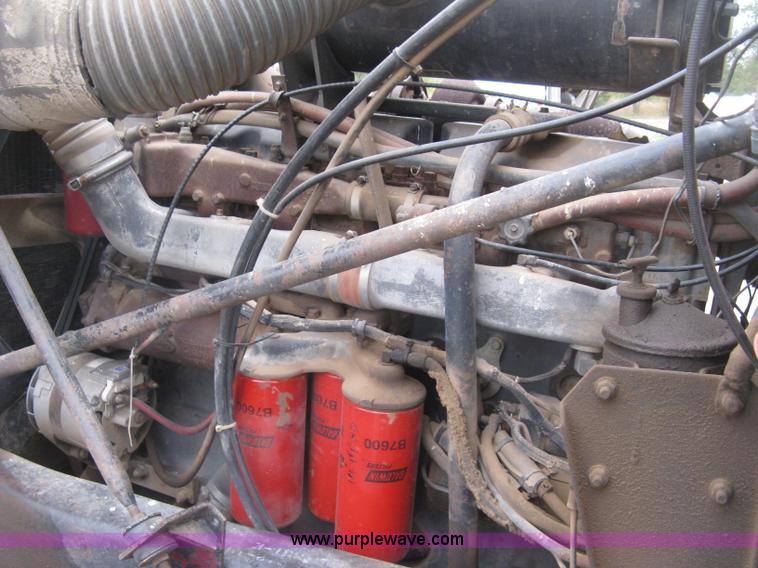 image for item H9410 1985 Mack RW600 Superliner tender truck