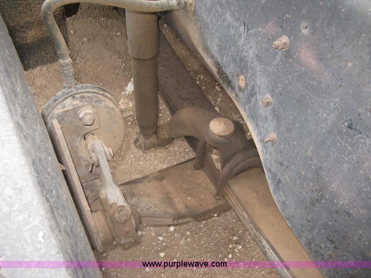 image for item H9410 1985 Mack RW600 Superliner tender truck