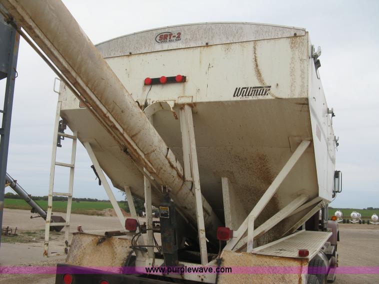 image for item H9410 1985 Mack RW600 Superliner tender truck