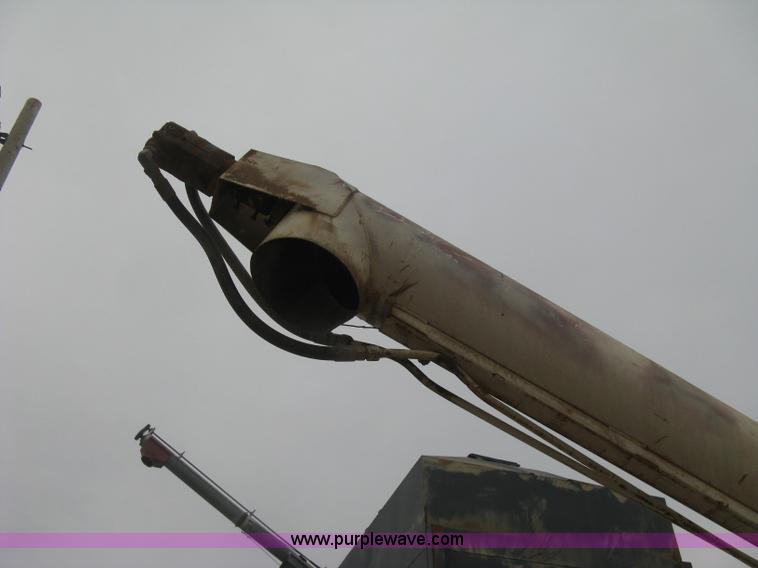 image for item H9410 1985 Mack RW600 Superliner tender truck