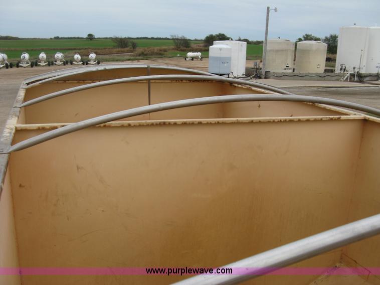 image for item H9410 1985 Mack RW600 Superliner tender truck