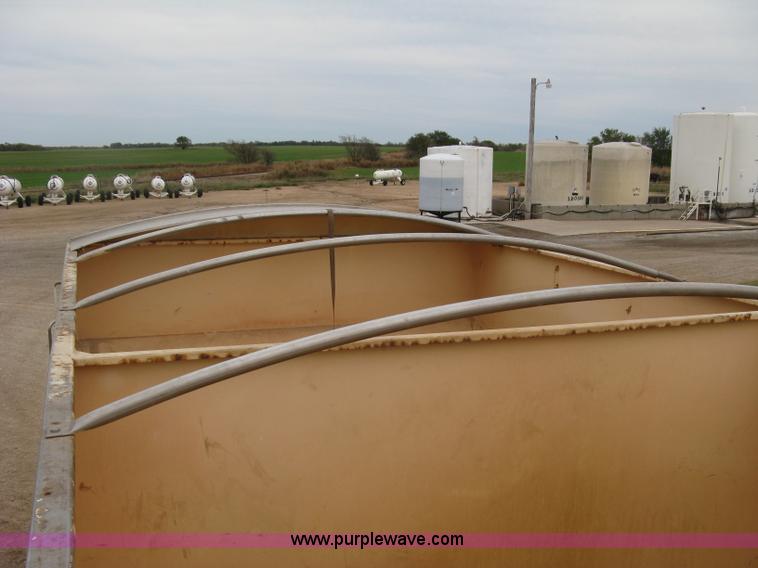 image for item H9410 1985 Mack RW600 Superliner tender truck