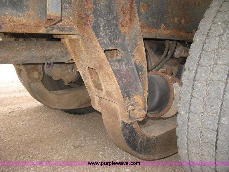 image for item H9410 1985 Mack RW600 Superliner tender truck