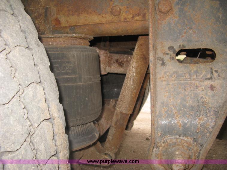 image for item H9410 1985 Mack RW600 Superliner tender truck