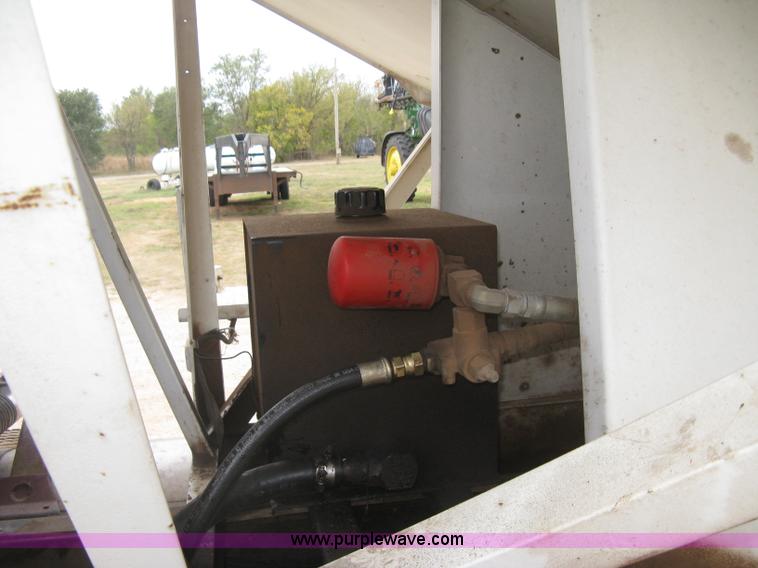 image for item H9410 1985 Mack RW600 Superliner tender truck