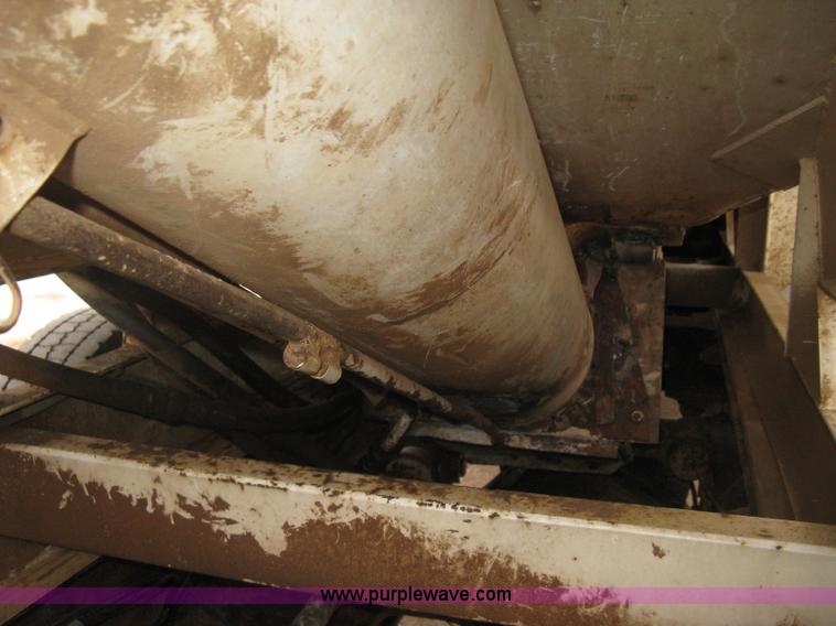 image for item H9410 1985 Mack RW600 Superliner tender truck