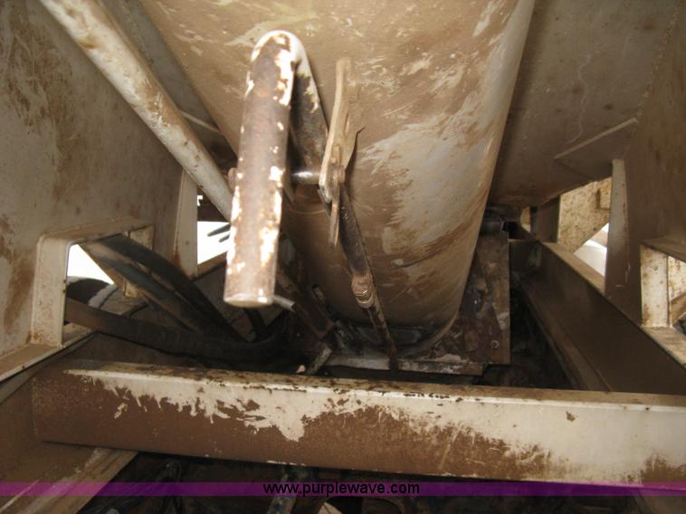 image for item H9410 1985 Mack RW600 Superliner tender truck