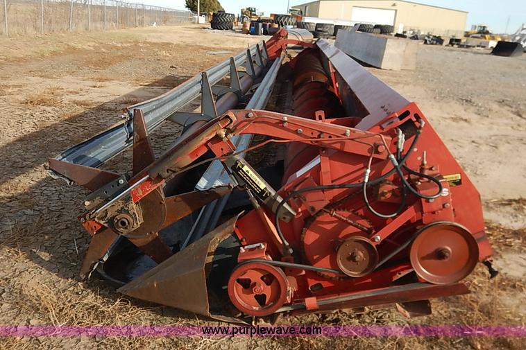 image for item I5225 1989 Case IH 1010 head