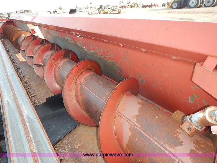 image for item I5225 1989 Case IH 1010 head