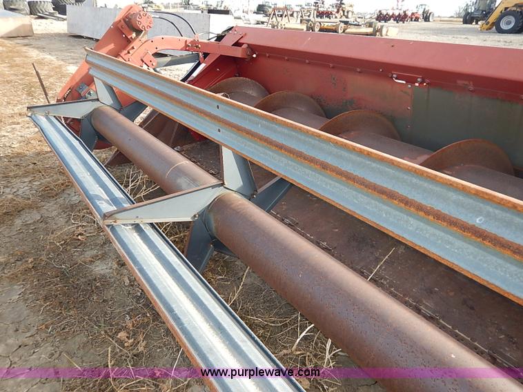 image for item I5225 1989 Case IH 1010 head