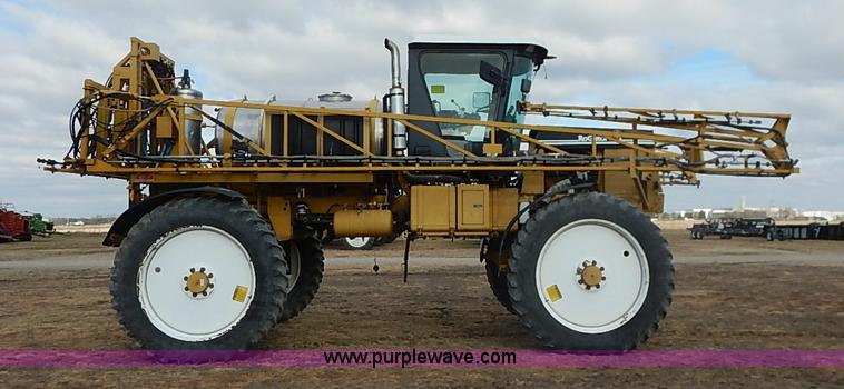 image for item I5228 1999 Ag-Chem RoGator 854 self-propelled sprayer