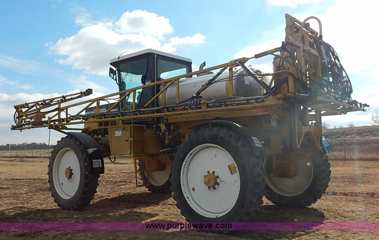 image for item I5228 1999 Ag-Chem RoGator 854 self-propelled sprayer