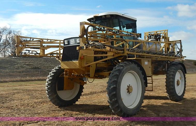 image for item I5228 1999 Ag-Chem RoGator 854 self-propelled sprayer