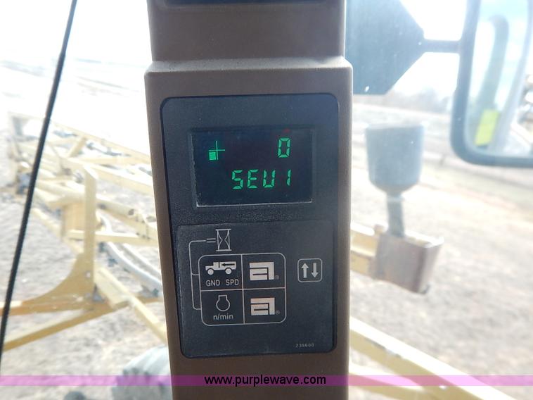 image for item I5228 1999 Ag-Chem RoGator 854 self-propelled sprayer