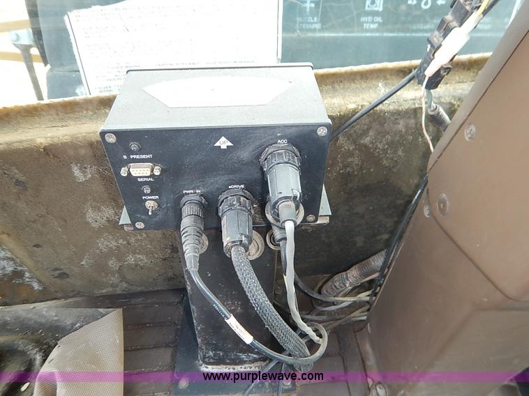 image for item I5228 1999 Ag-Chem RoGator 854 self-propelled sprayer