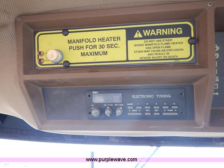 image for item I5228 1999 Ag-Chem RoGator 854 self-propelled sprayer