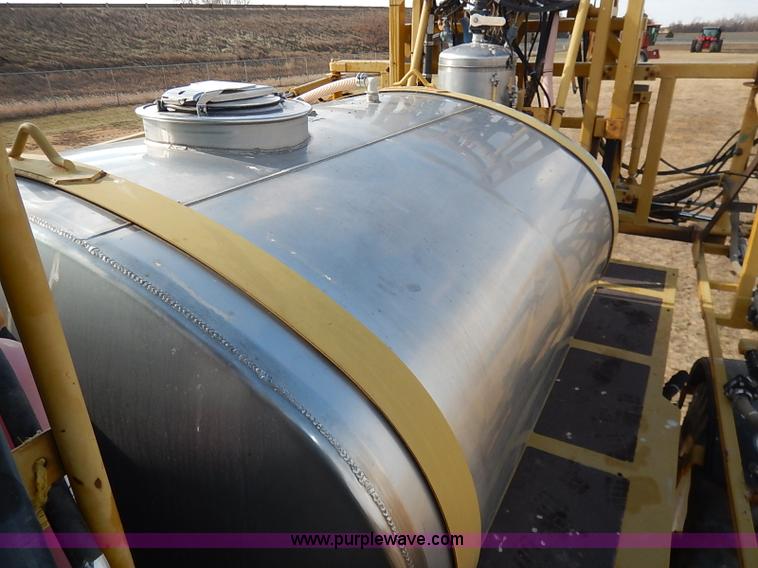 image for item I5228 1999 Ag-Chem RoGator 854 self-propelled sprayer