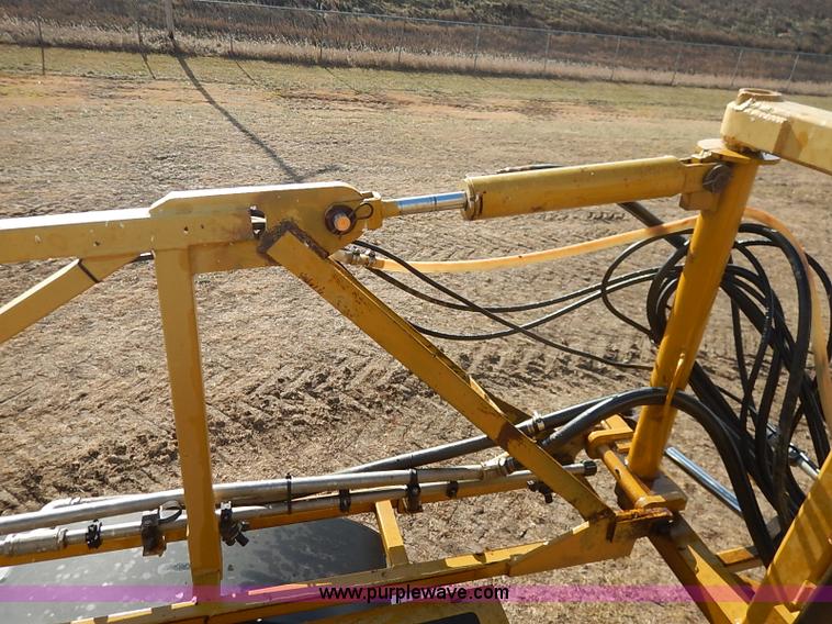 image for item I5228 1999 Ag-Chem RoGator 854 self-propelled sprayer