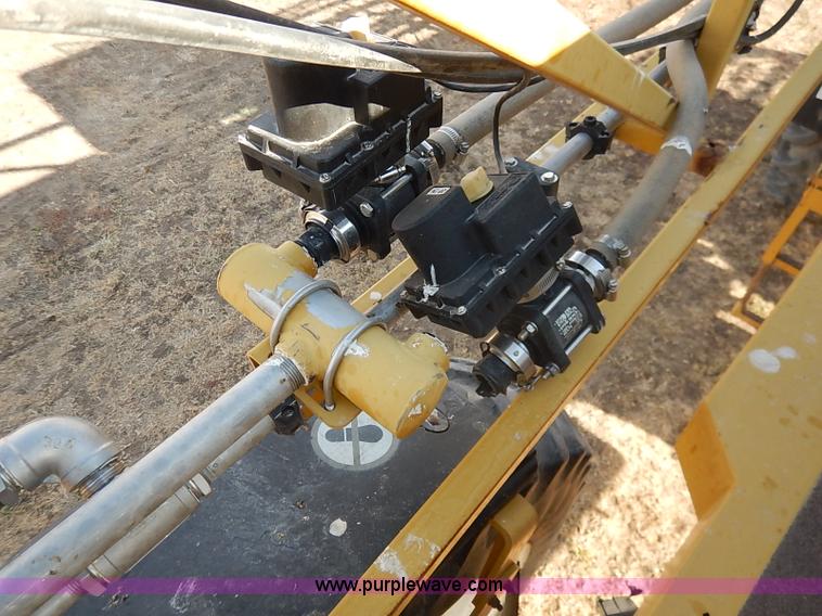 image for item I5228 1999 Ag-Chem RoGator 854 self-propelled sprayer