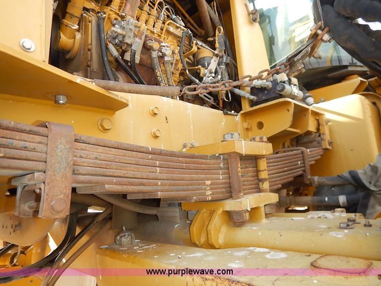 image for item I5228 1999 Ag-Chem RoGator 854 self-propelled sprayer