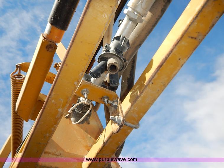 image for item I5228 1999 Ag-Chem RoGator 854 self-propelled sprayer