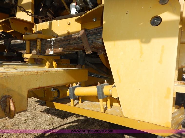 image for item I5228 1999 Ag-Chem RoGator 854 self-propelled sprayer