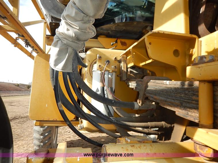 image for item I5228 1999 Ag-Chem RoGator 854 self-propelled sprayer